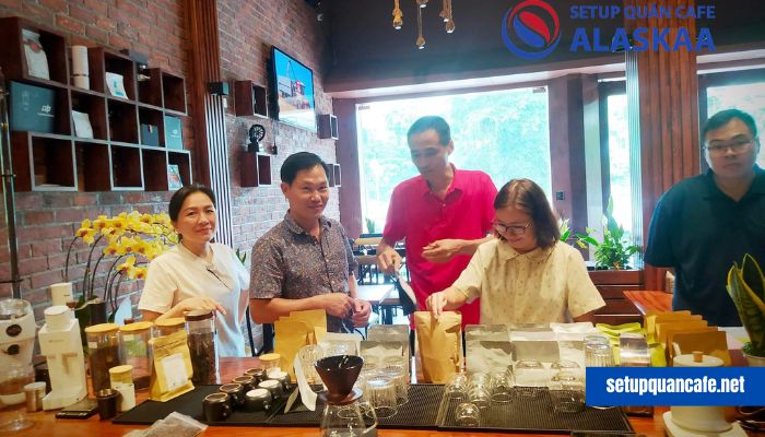 Kinh-nghiem-mo-quan-cafe